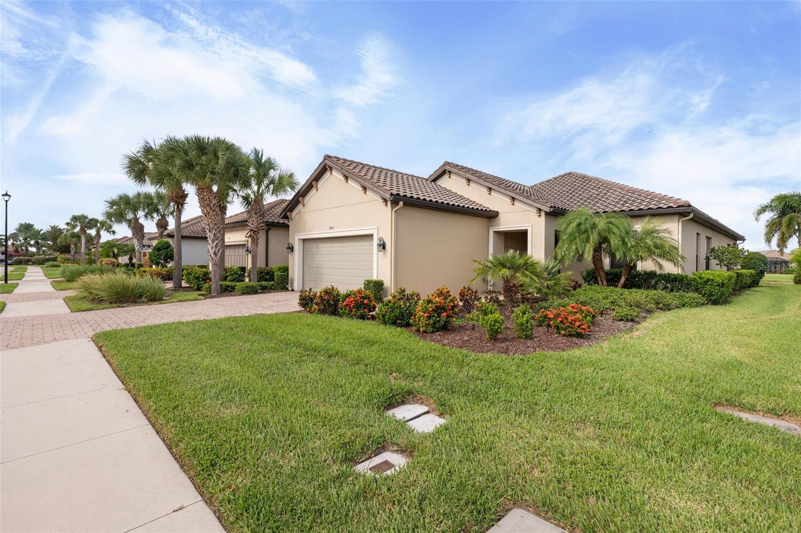 Image 3 of 68 For 8725 Amaretto Avenue