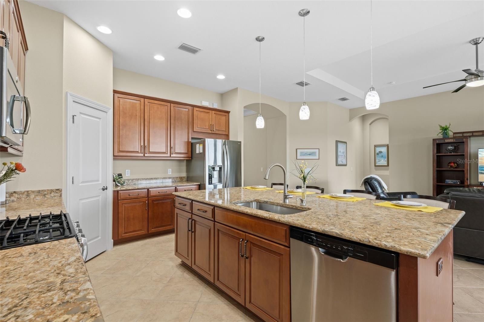 Image 31 of 68 For 8725 Amaretto Avenue