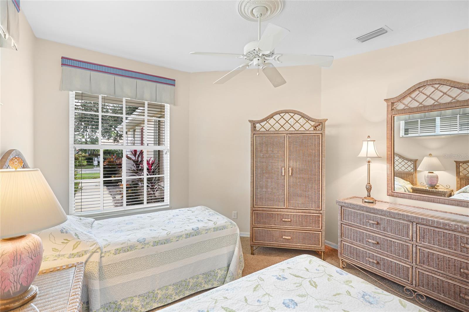 Image 21 of 51 For 875 Chalmers Drive