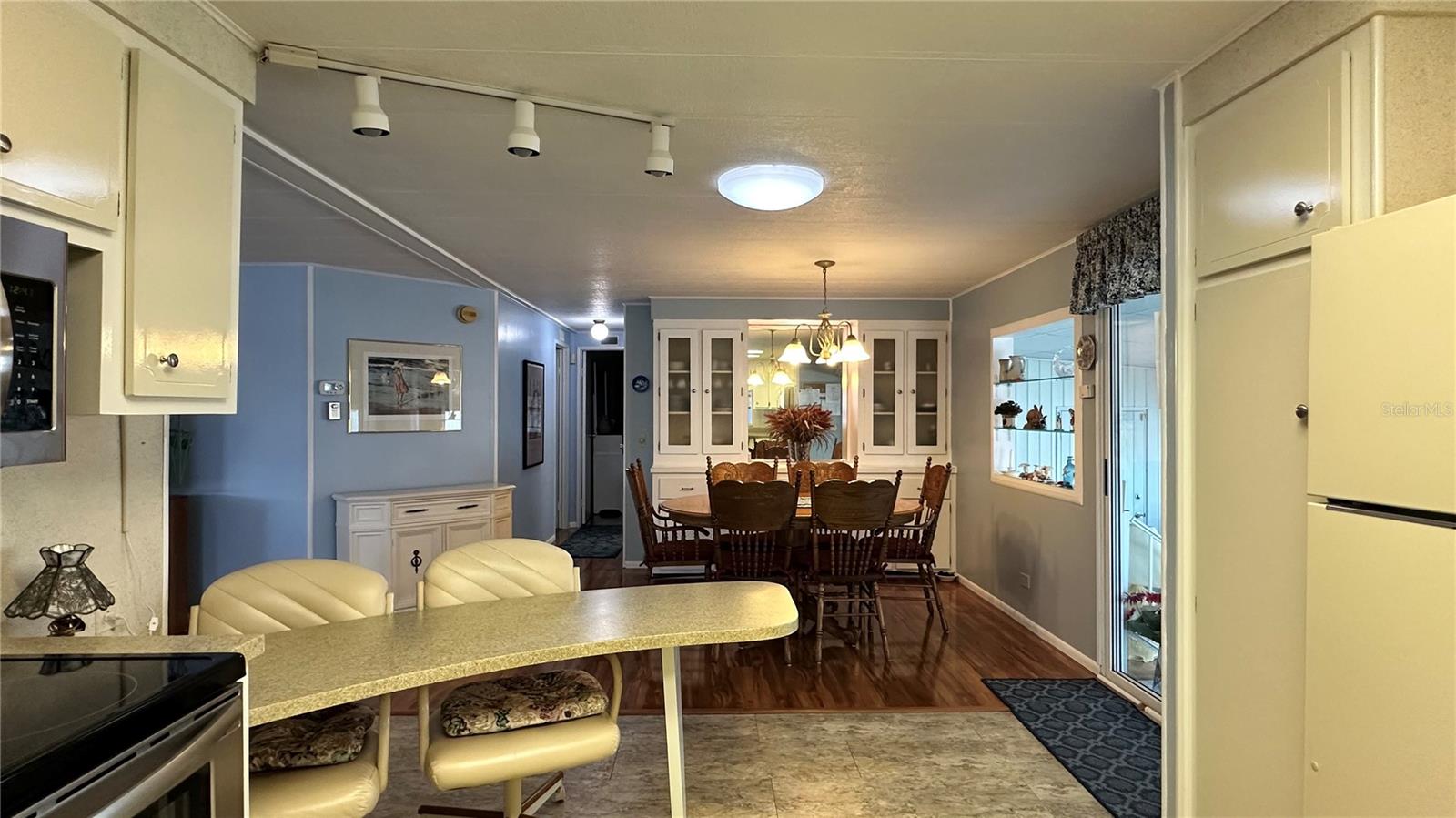 Image 12 of 44 For 5619 Bayshore Road 163