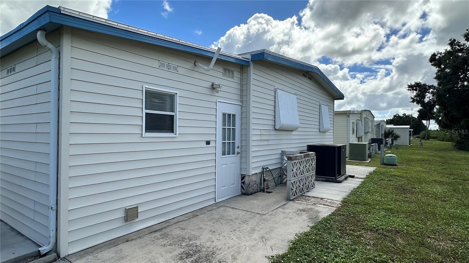 Image 37 of 44 For 5619 Bayshore Road 163