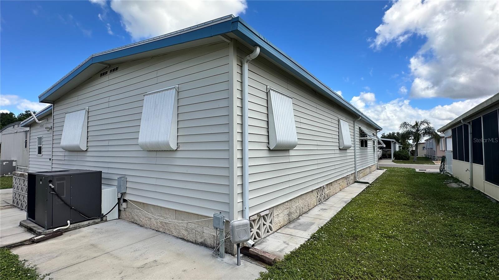 Image 38 of 44 For 5619 Bayshore Road 163