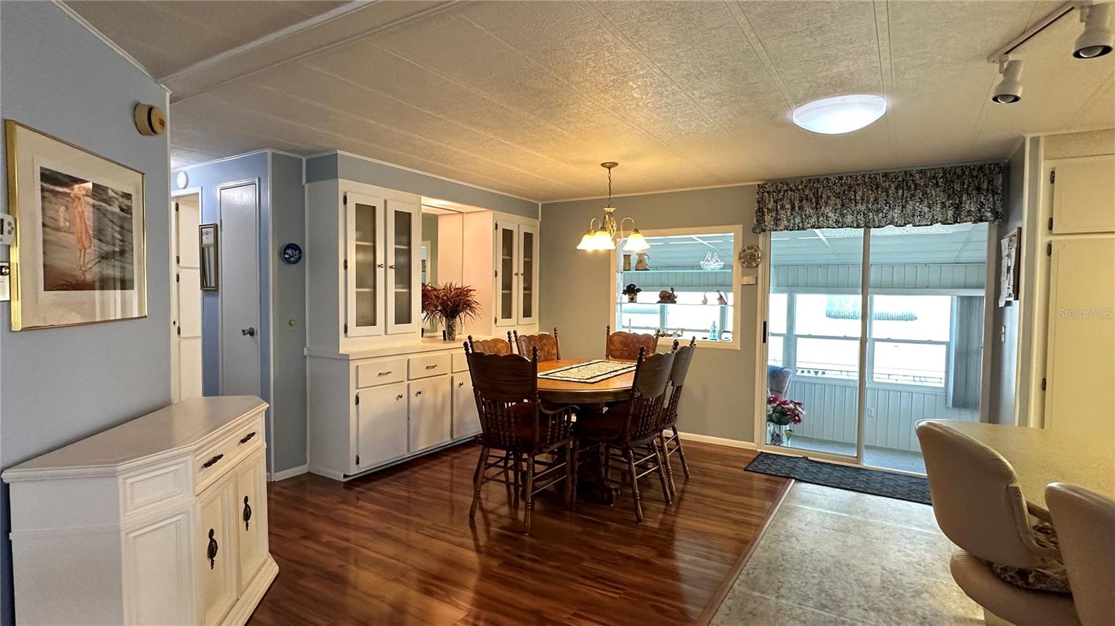 Image 9 of 44 For 5619 Bayshore Road 163