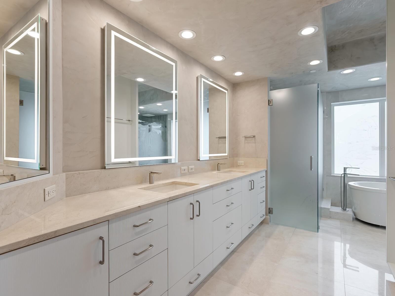 Image 21 of 50 For 655 Longboat Club Road 16b