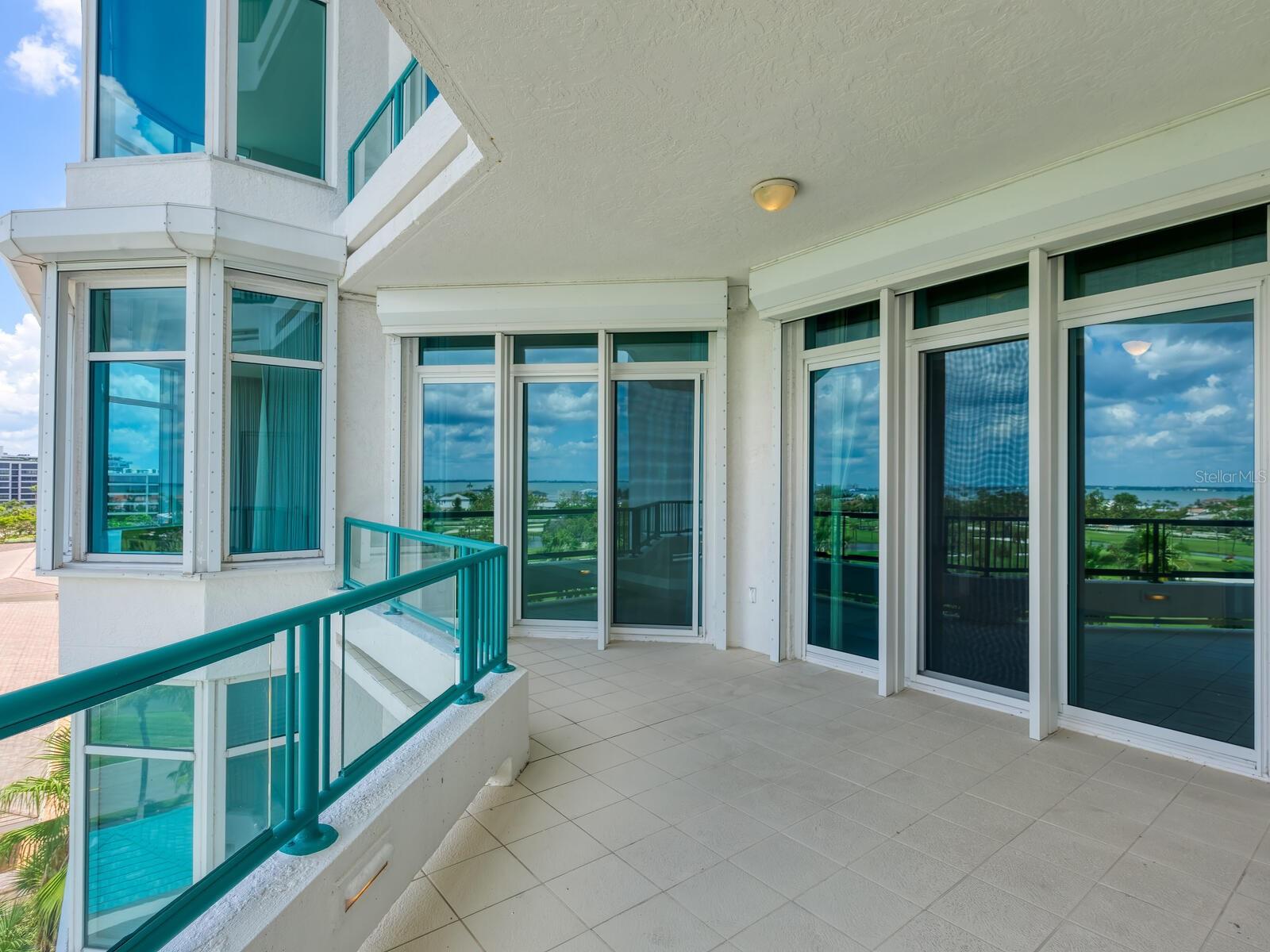 Image 24 of 50 For 655 Longboat Club Road 16b