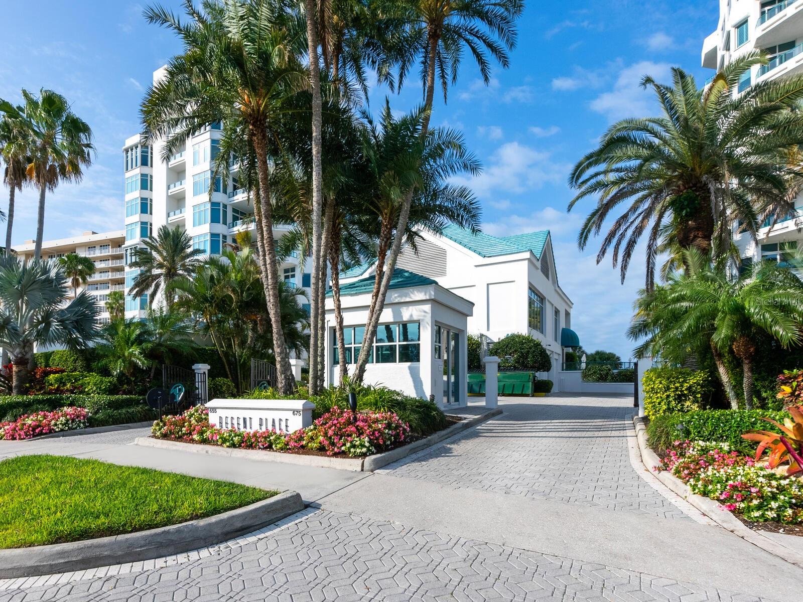Image 31 of 50 For 655 Longboat Club Road 16b