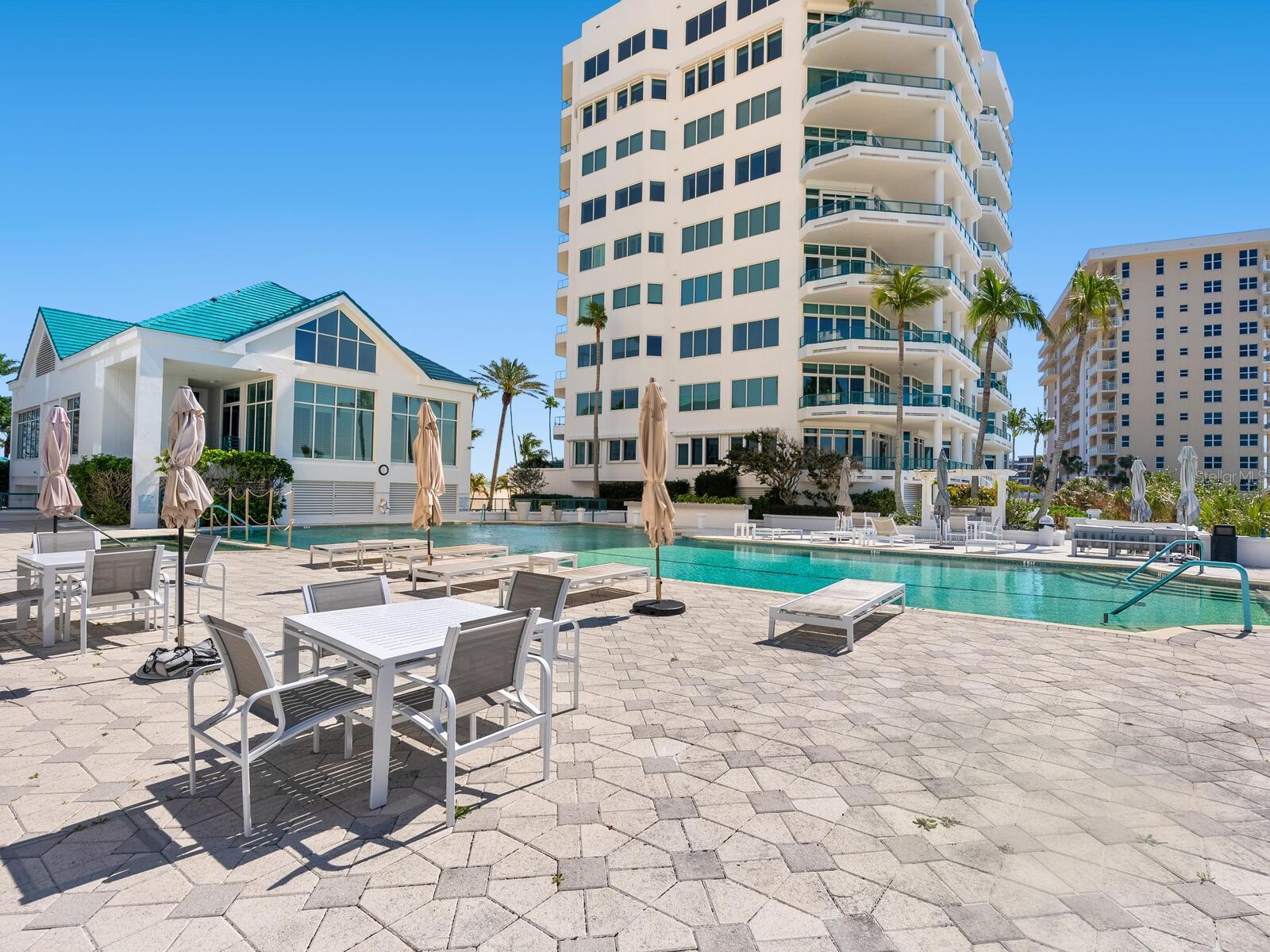 Image 33 of 50 For 655 Longboat Club Road 16b