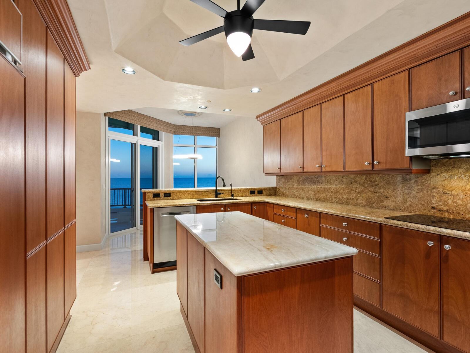 Image 42 of 50 For 655 Longboat Club Road 16b