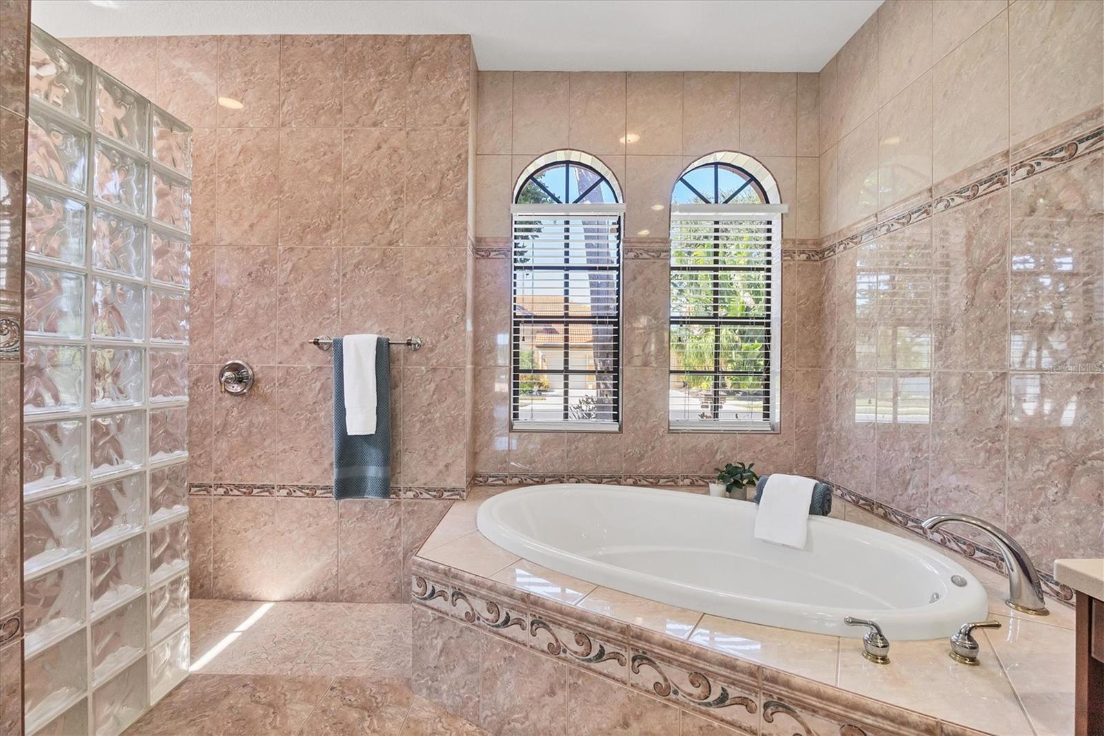 Image 19 of 37 For 6255 Aventura Drive