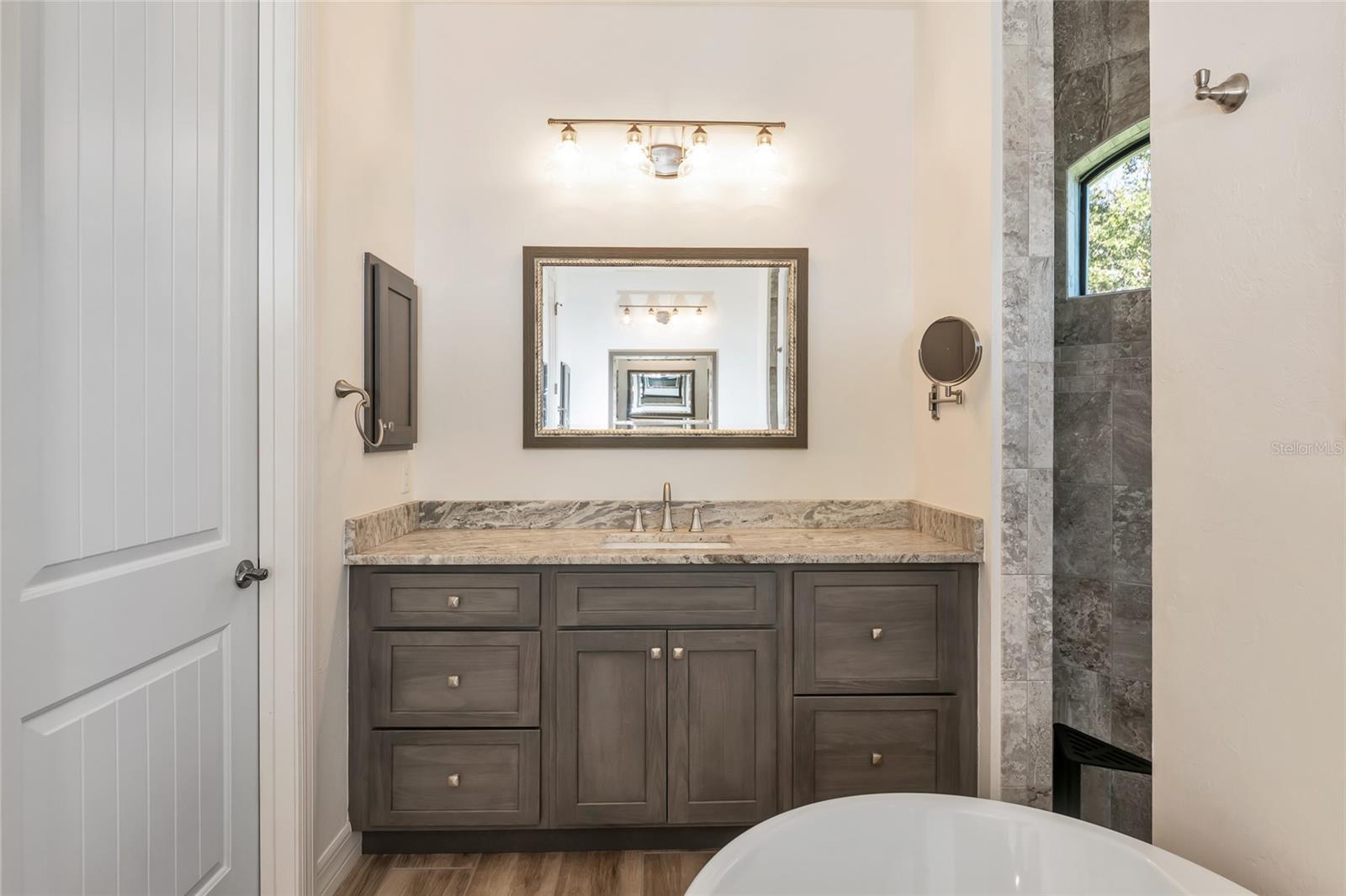 Image 24 of 95 For 13443 Boabadilla Lane