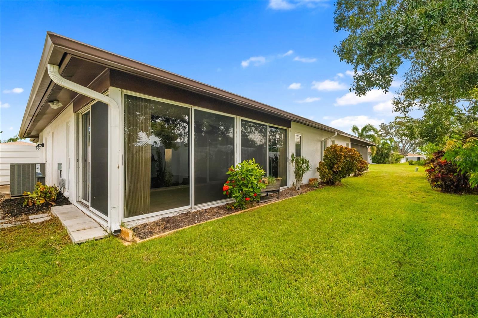 Image 31 of 43 For 3500 Village Court 221