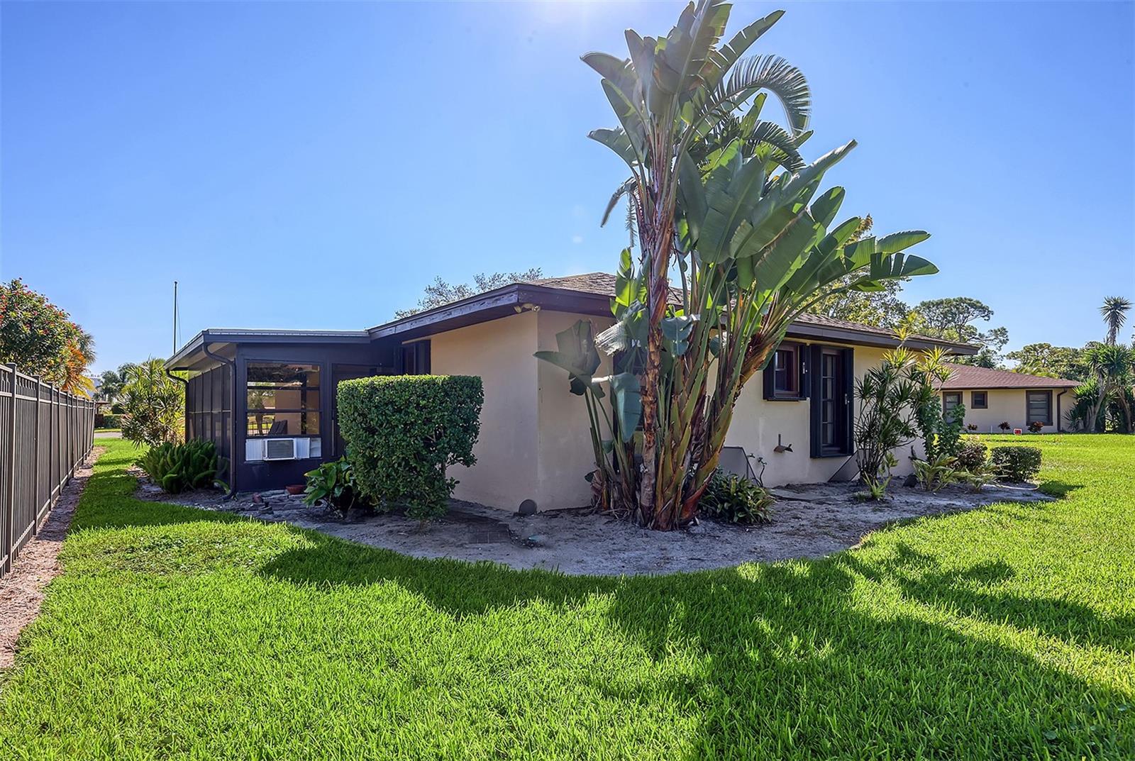 Image 17 of 23 For 6502 Heritage Lane