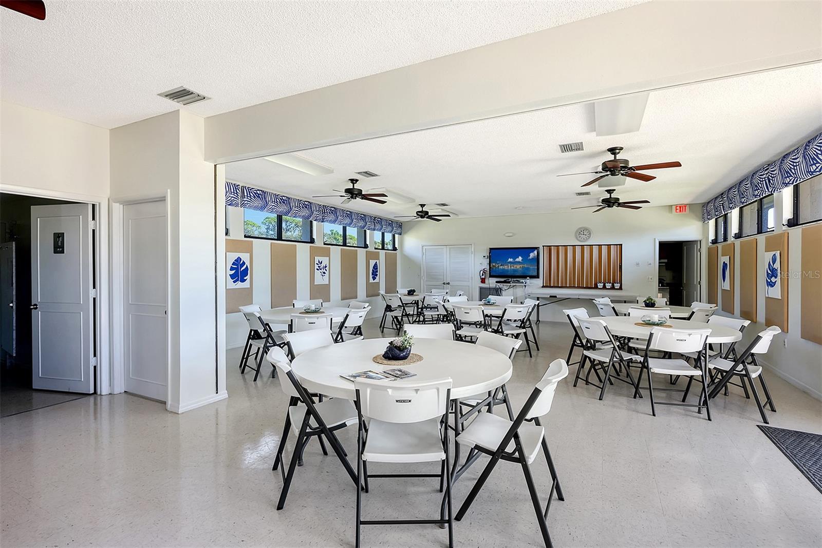 Image 22 of 23 For 6502 Heritage Lane