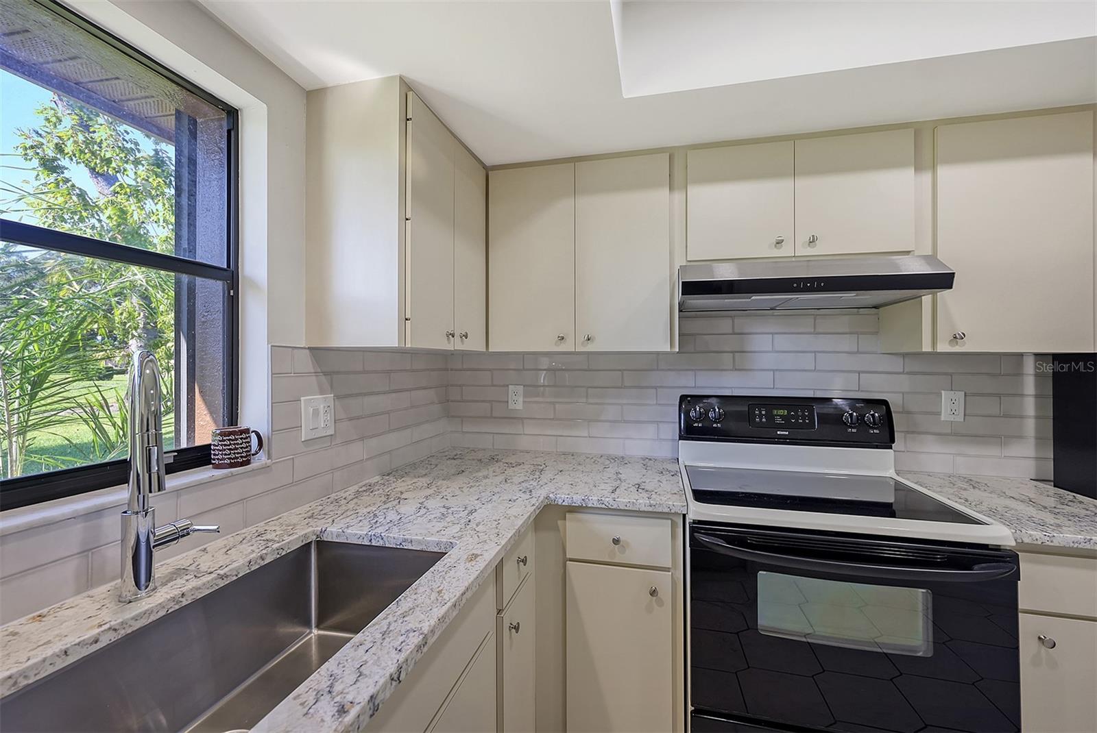 Image 6 of 23 For 6502 Heritage Lane