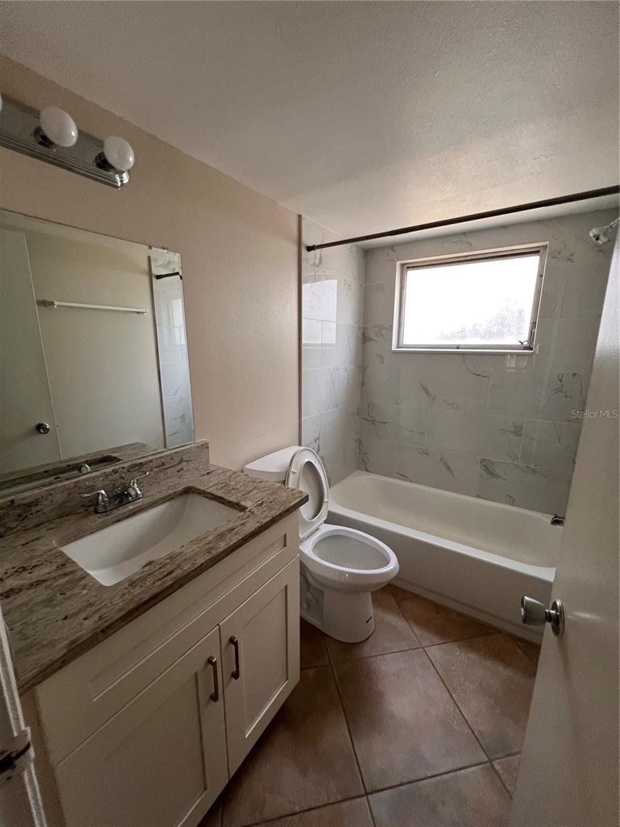 Image 8 of 10 For 4035 School Avenue D3