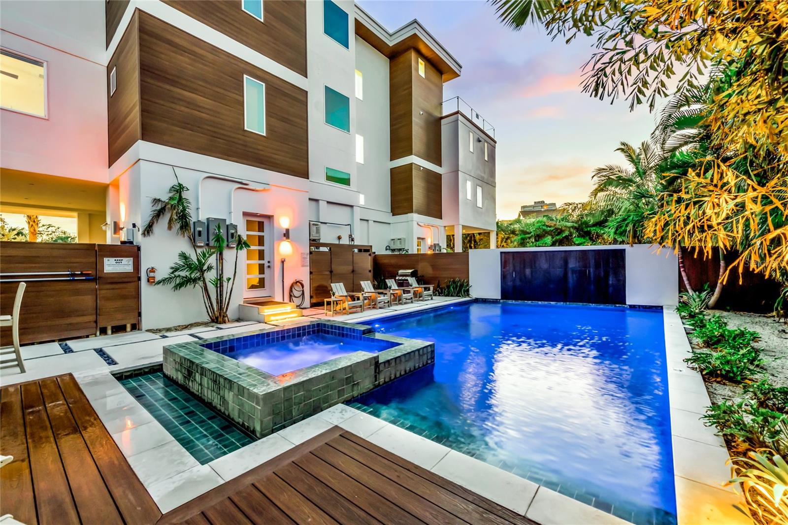 Image 10 of 69 For 329 Beach Road B