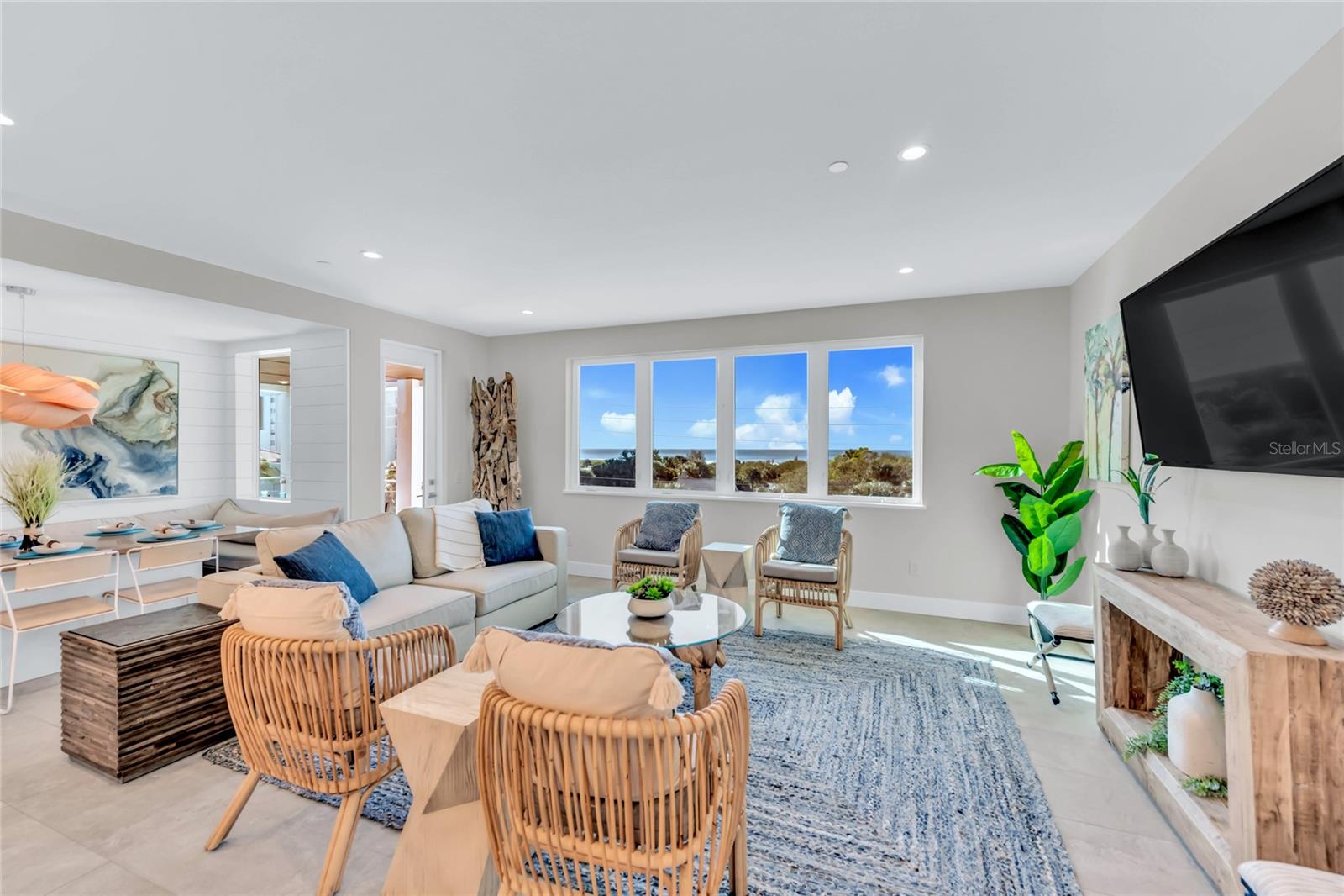 Image 19 of 69 For 329 Beach Road B