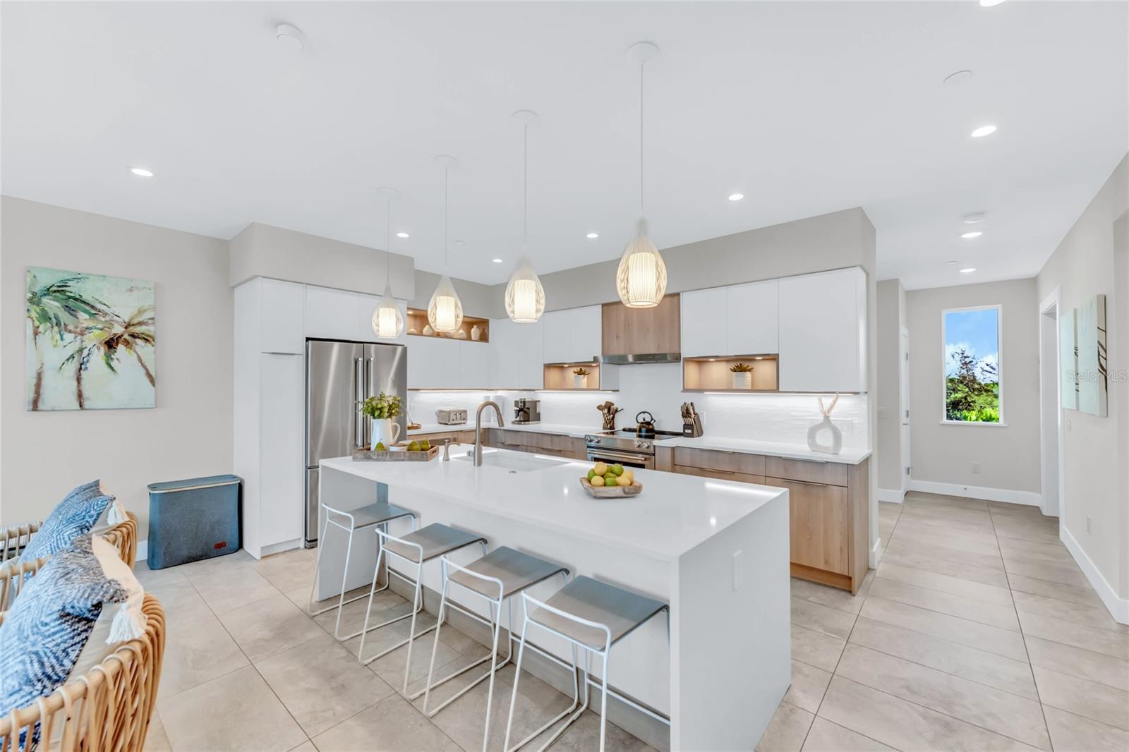 Image 22 of 69 For 329 Beach Road B