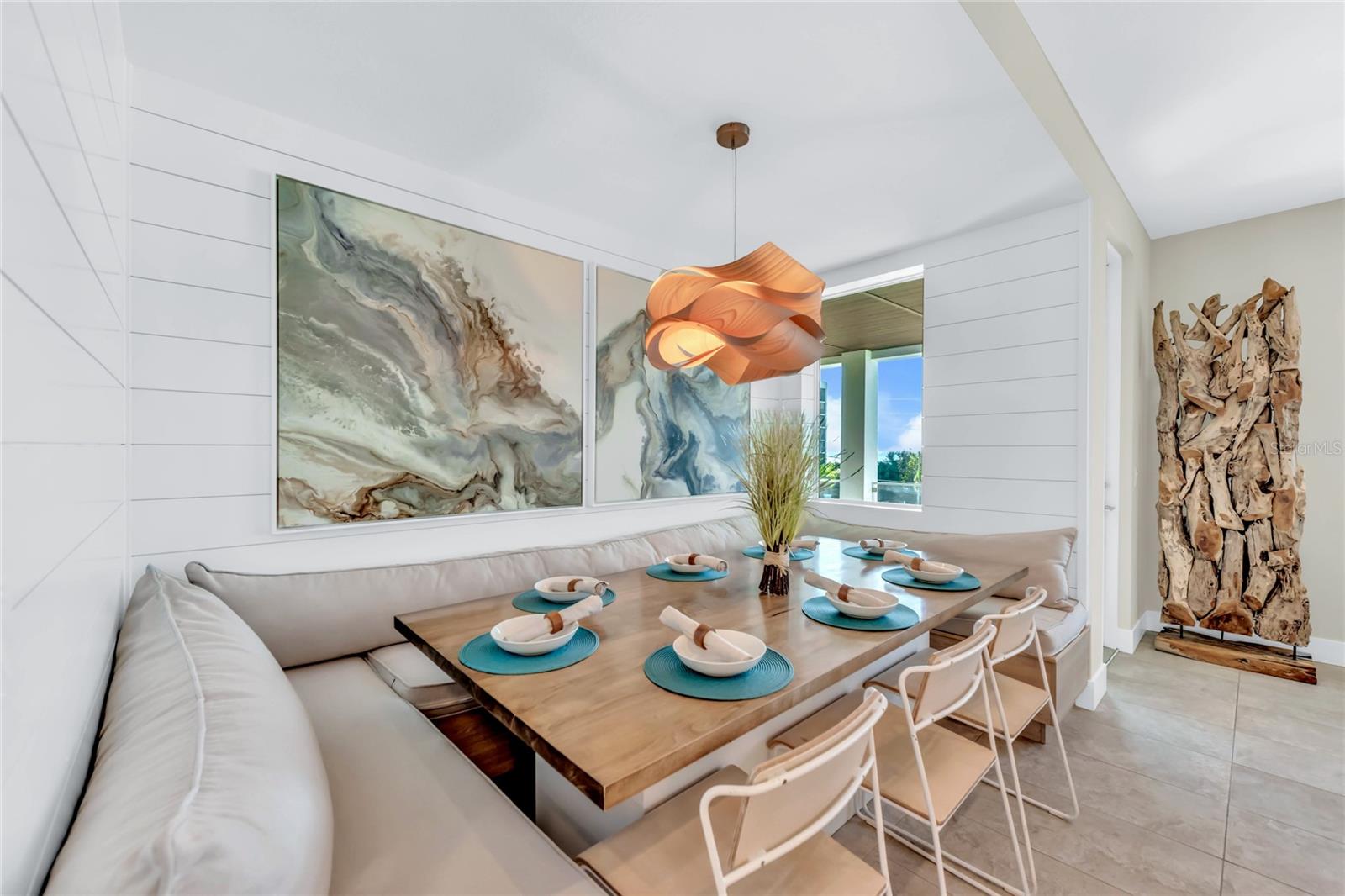 Image 24 of 69 For 329 Beach Road B