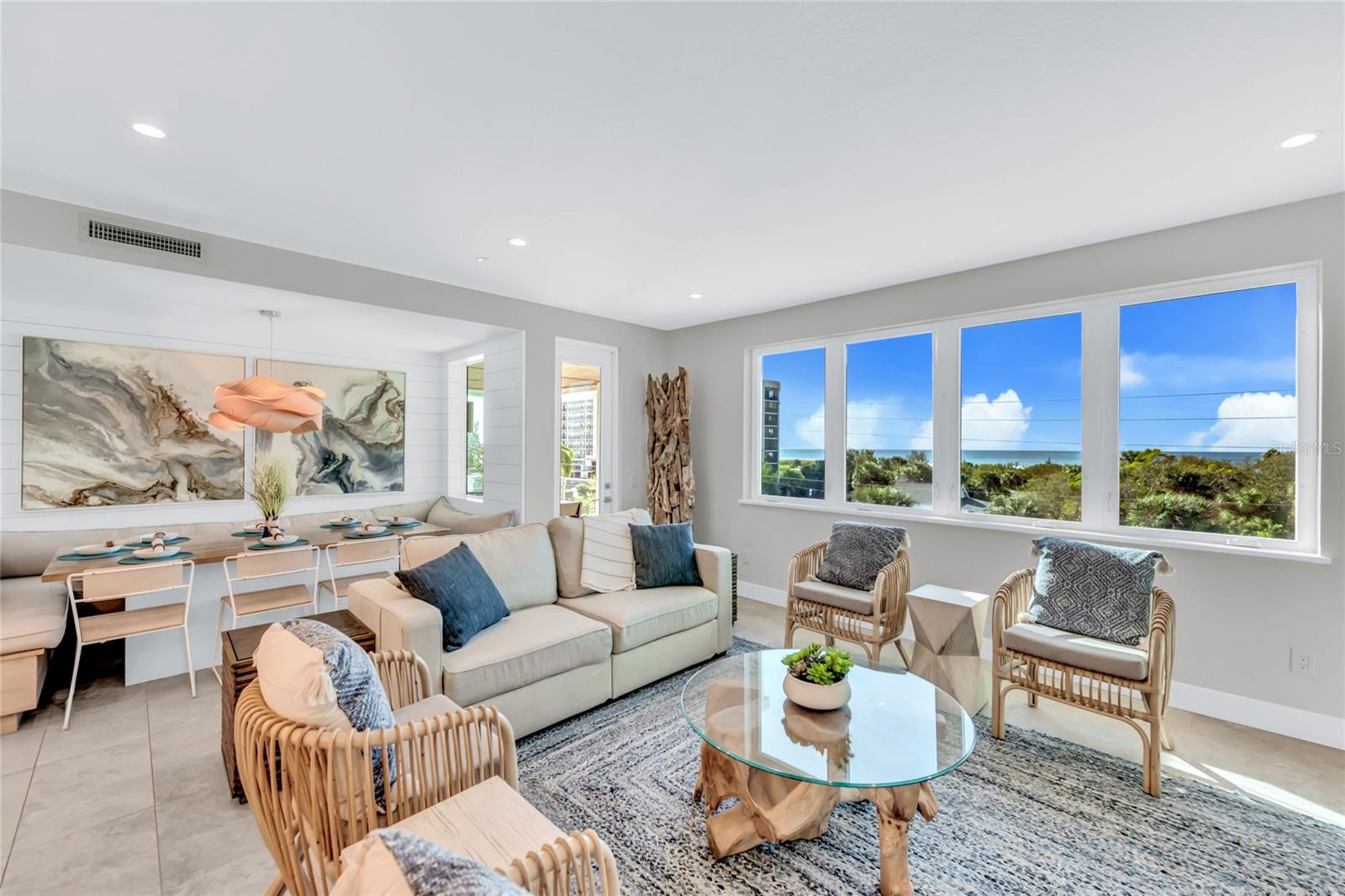 Image 26 of 69 For 329 Beach Road B