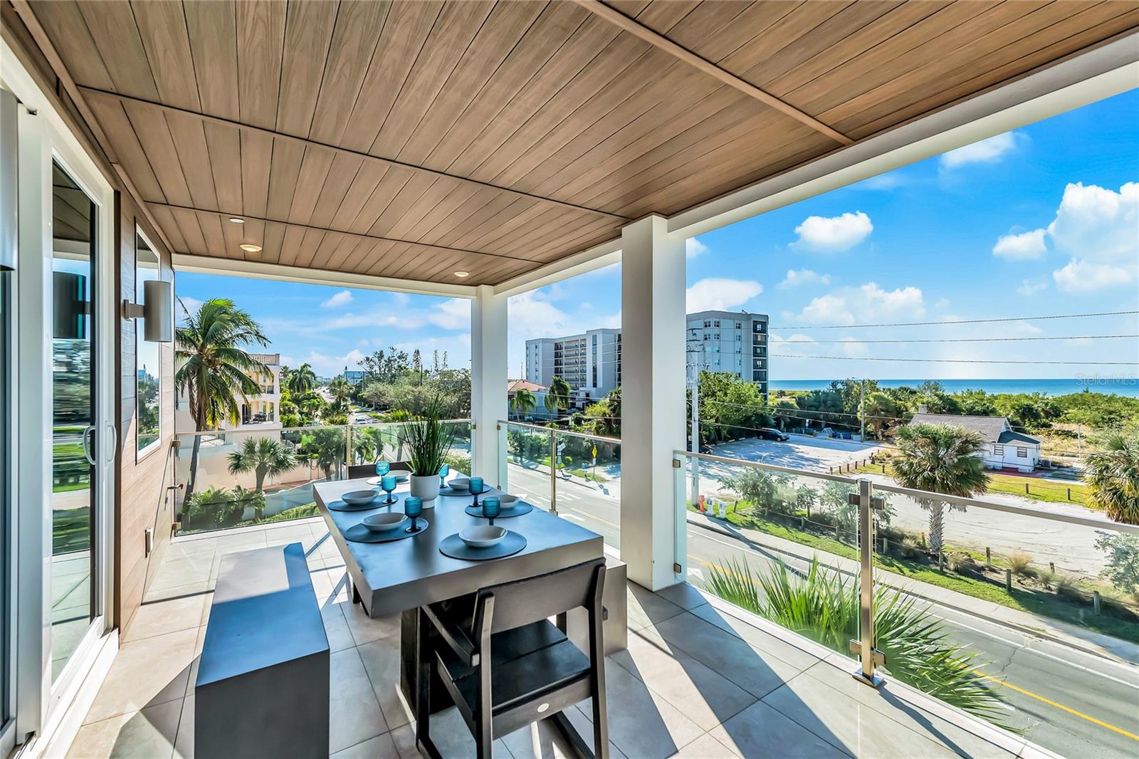 Image 27 of 69 For 329 Beach Road B