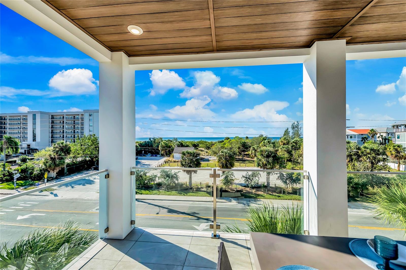 Image 29 of 69 For 329 Beach Road B