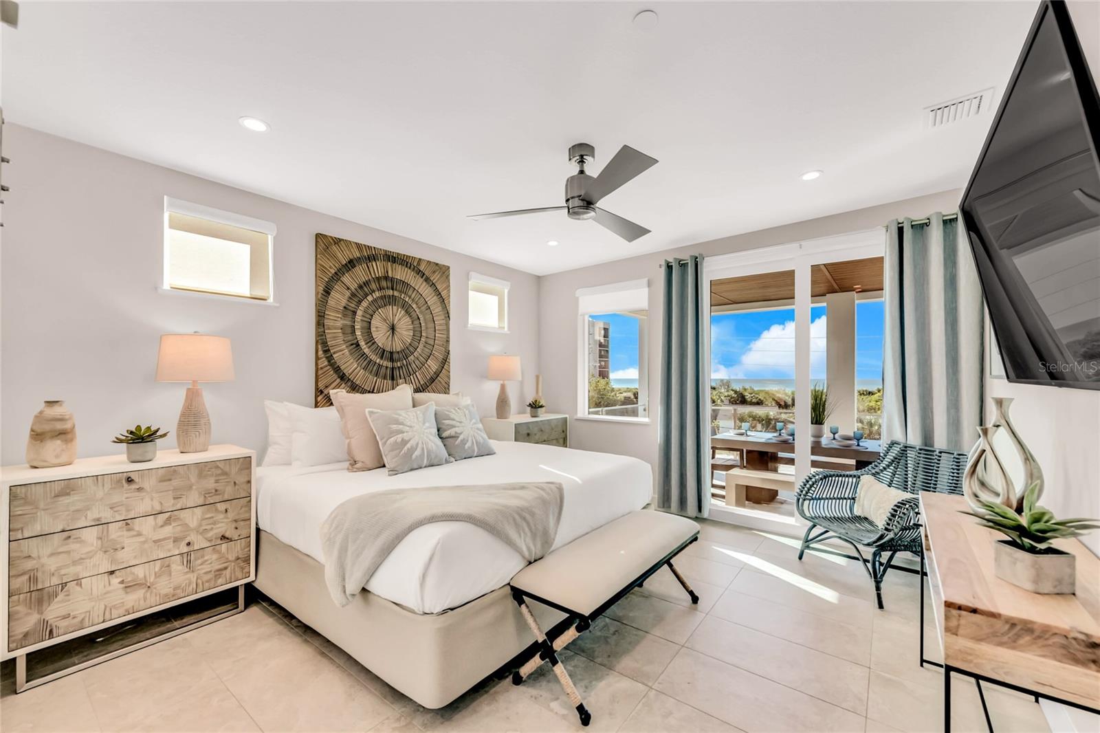 Image 47 of 69 For 329 Beach Road B