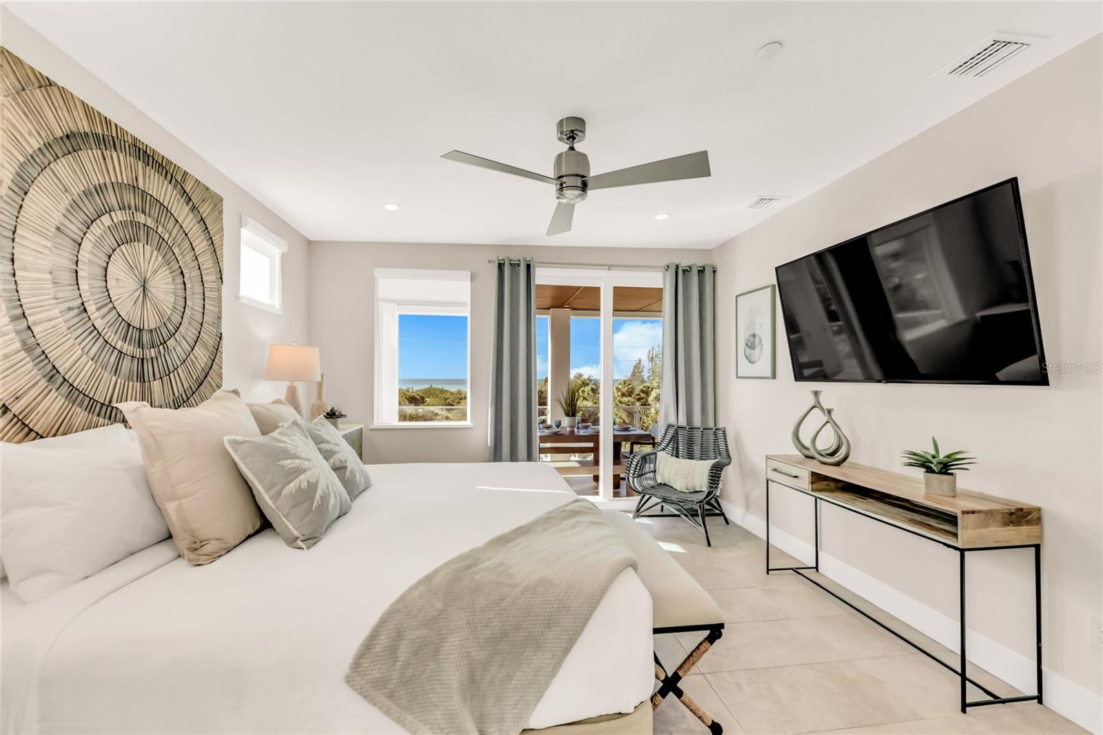 Image 48 of 69 For 329 Beach Road B