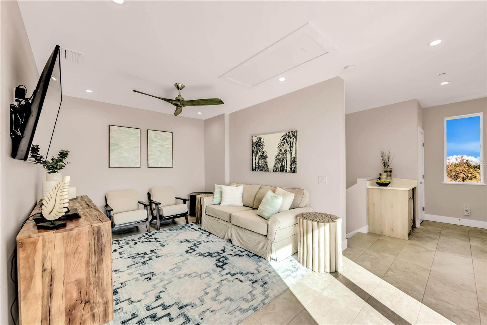 Image 53 of 69 For 329 Beach Road B