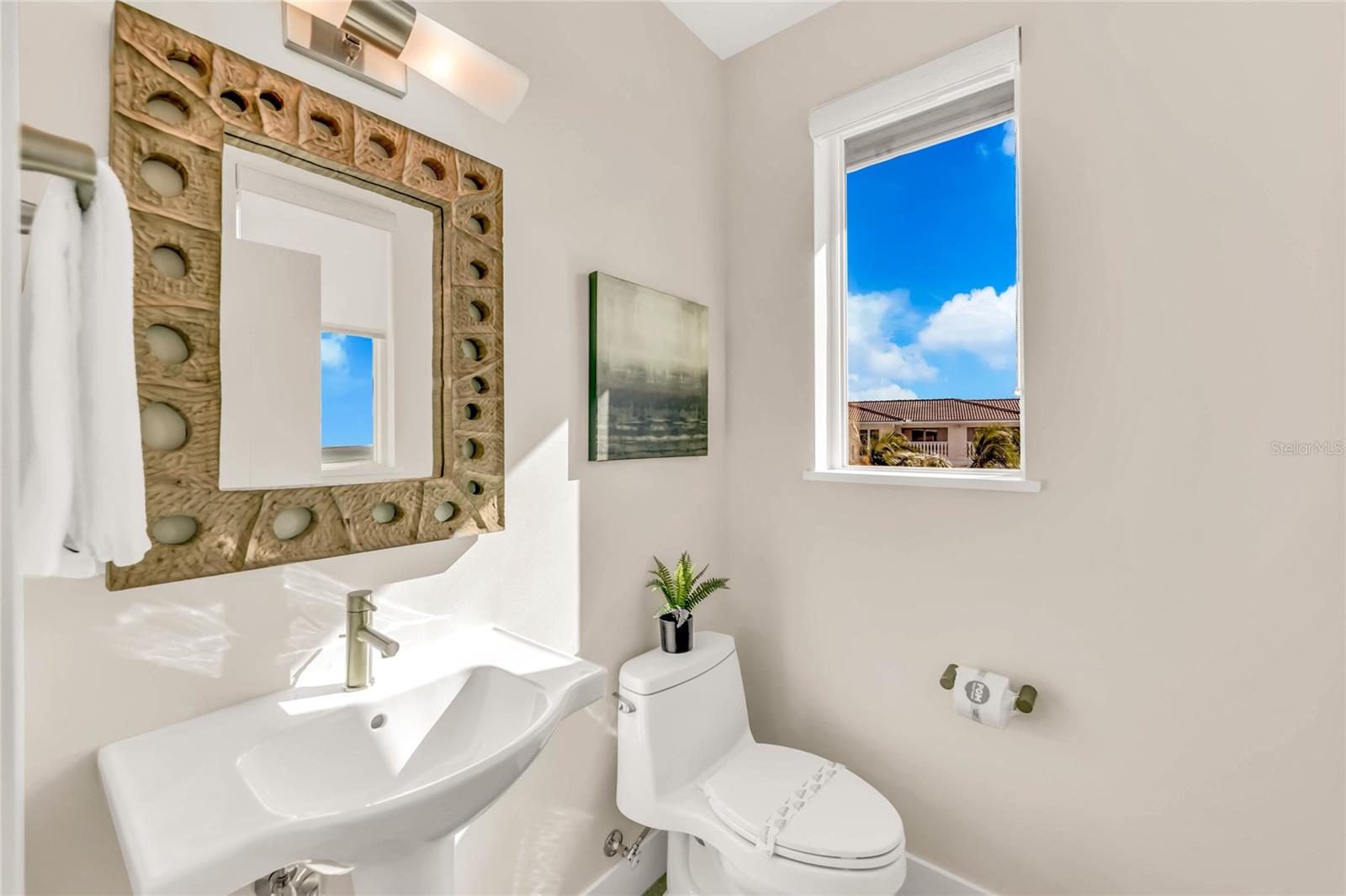 Image 56 of 69 For 329 Beach Road B