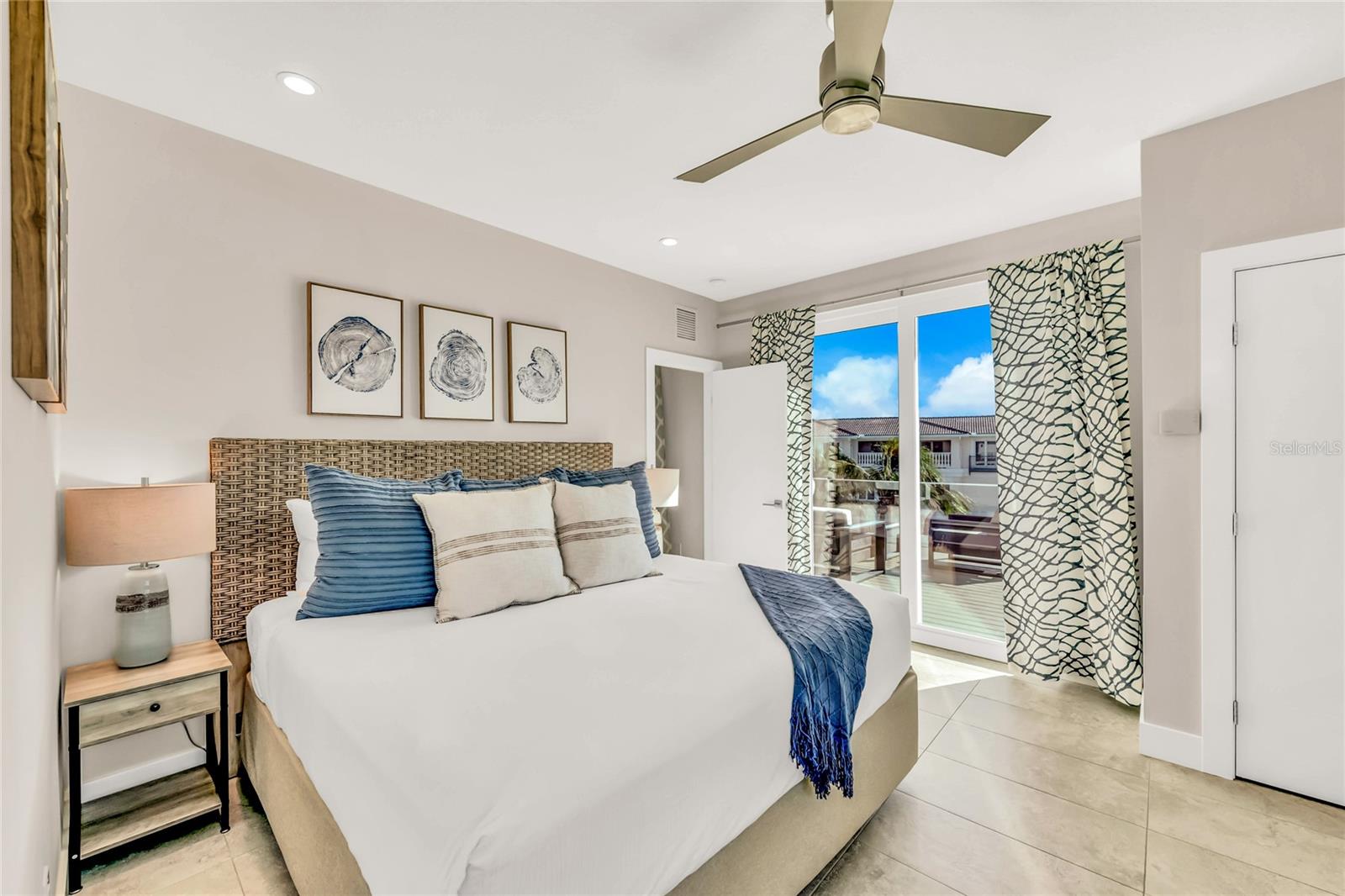 Image 58 of 69 For 329 Beach Road B