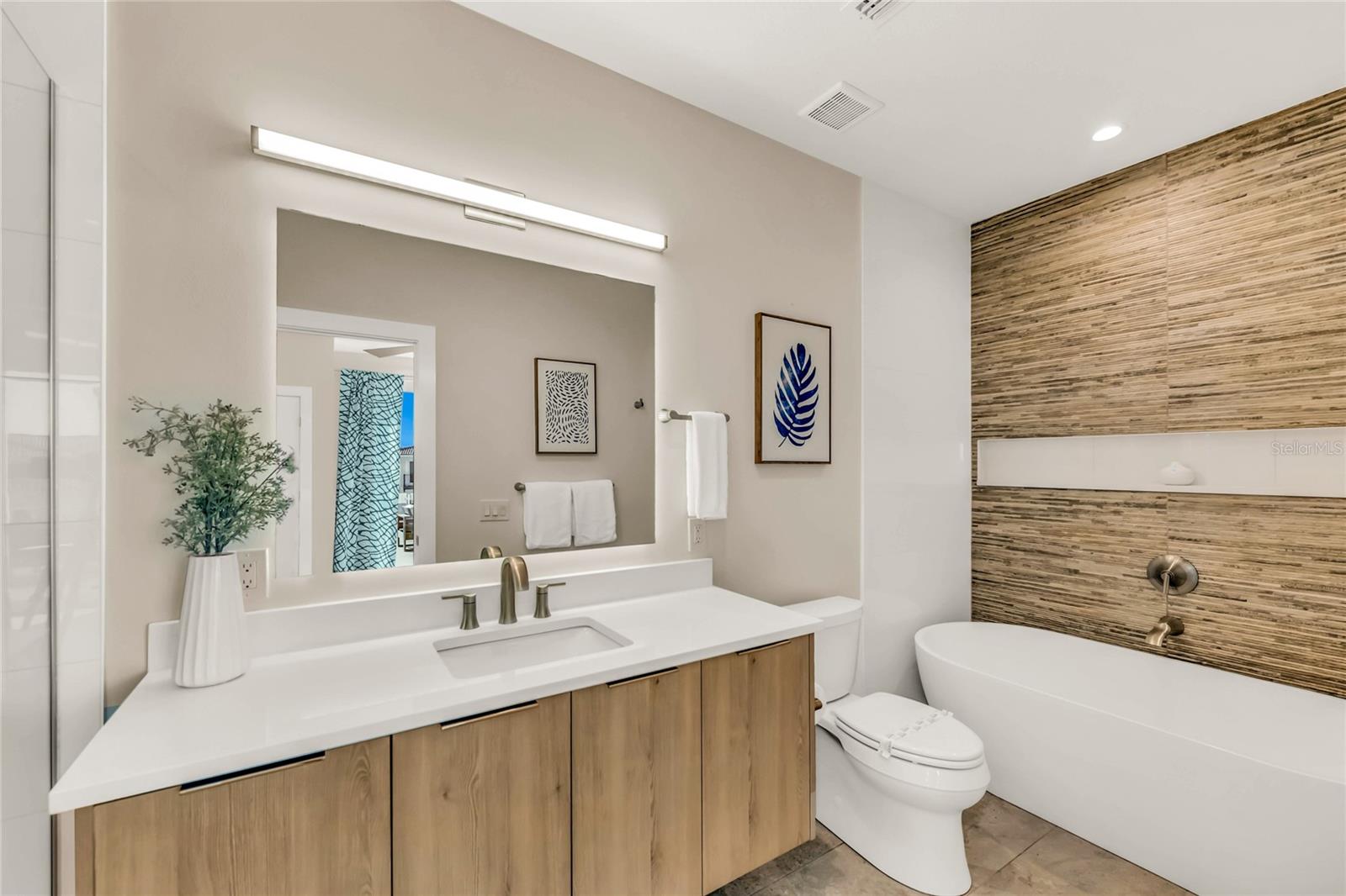 Image 60 of 69 For 329 Beach Road B