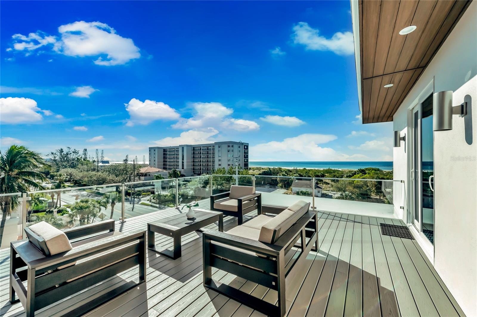 Image 63 of 69 For 329 Beach Road B