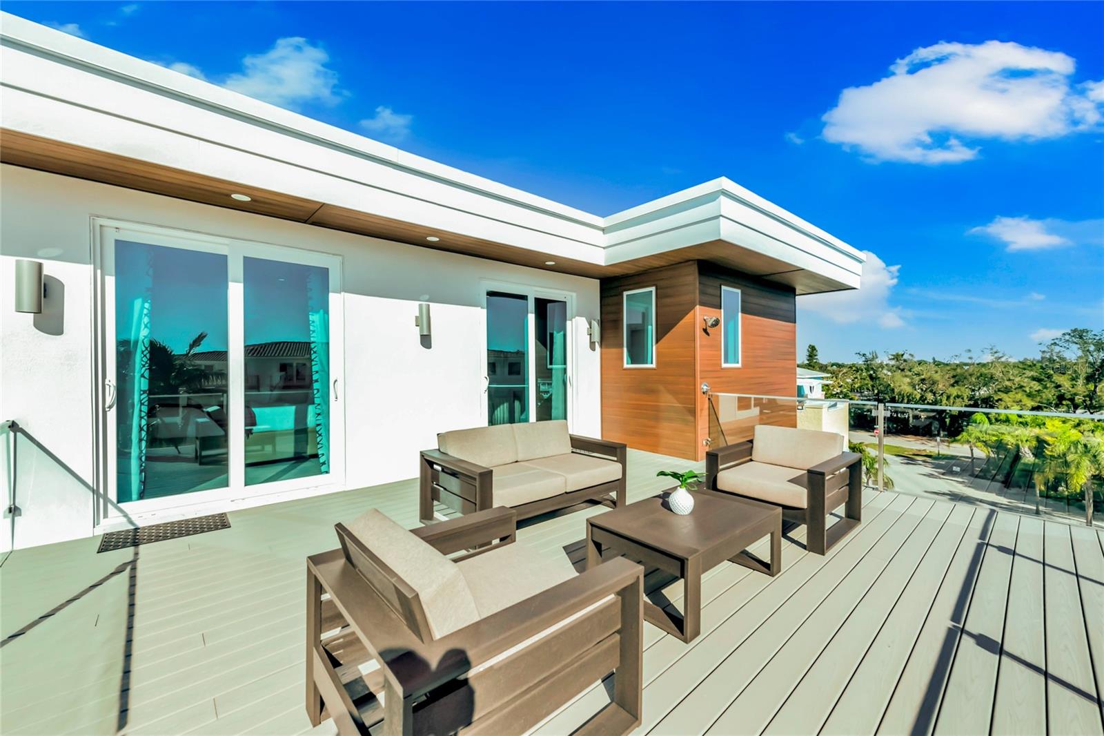 Image 66 of 69 For 329 Beach Road B