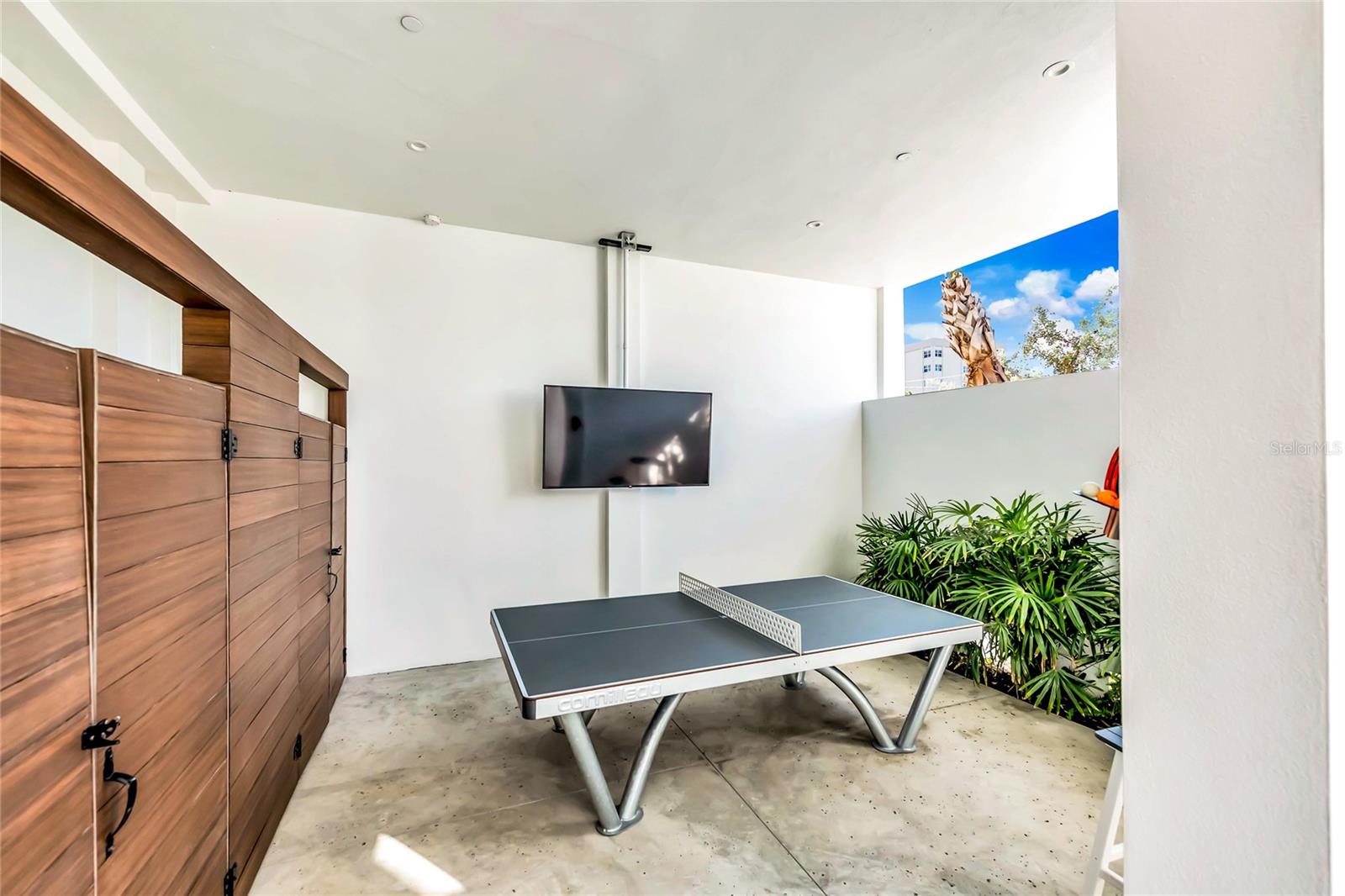 Image 8 of 69 For 329 Beach Road B