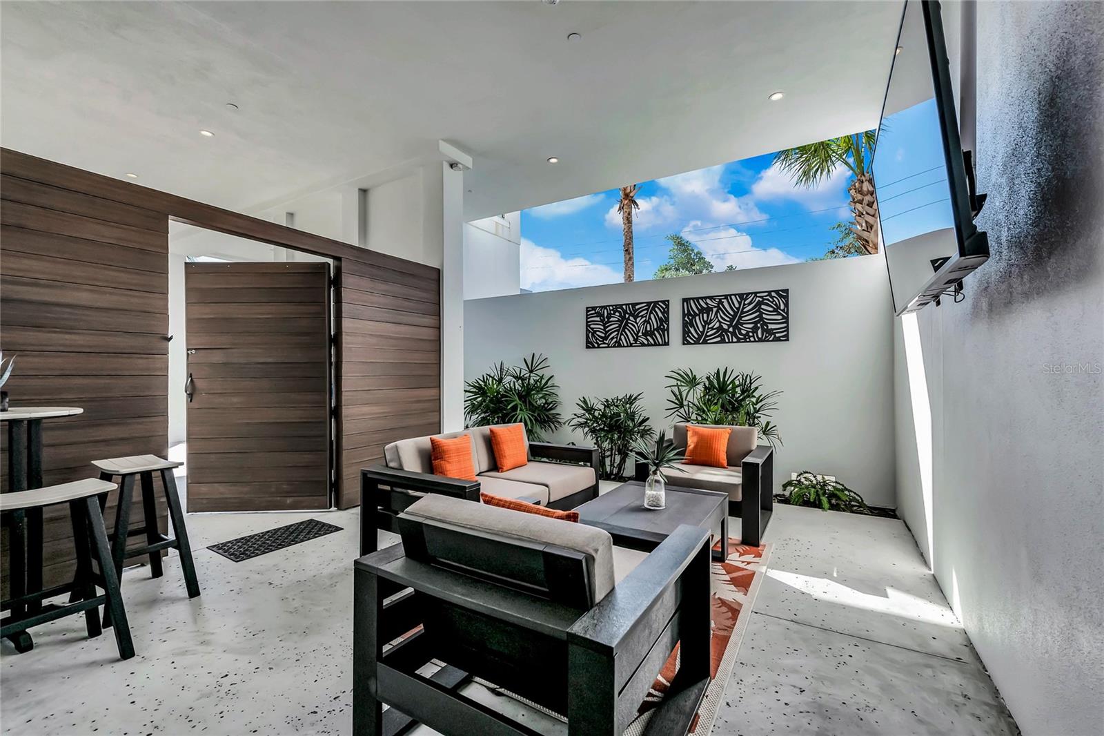 Image 9 of 69 For 329 Beach Road B