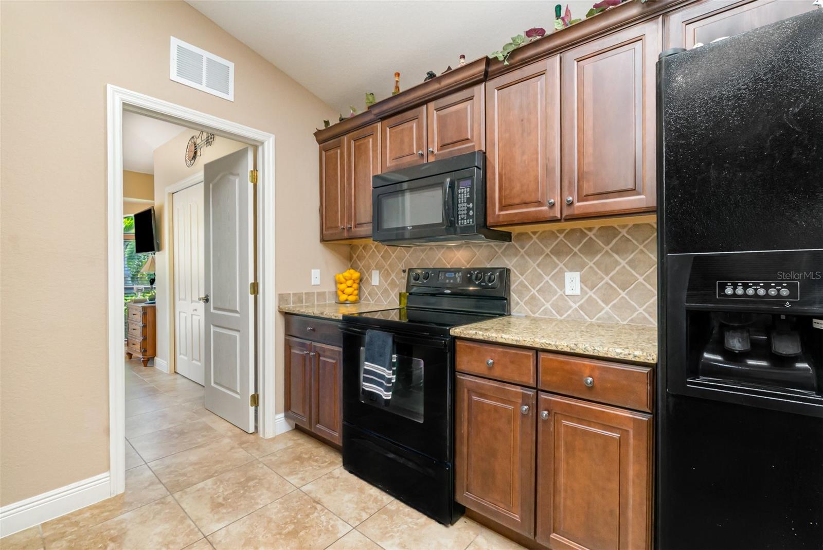 Image 10 of 33 For 2239 Old Burnt Store Road N