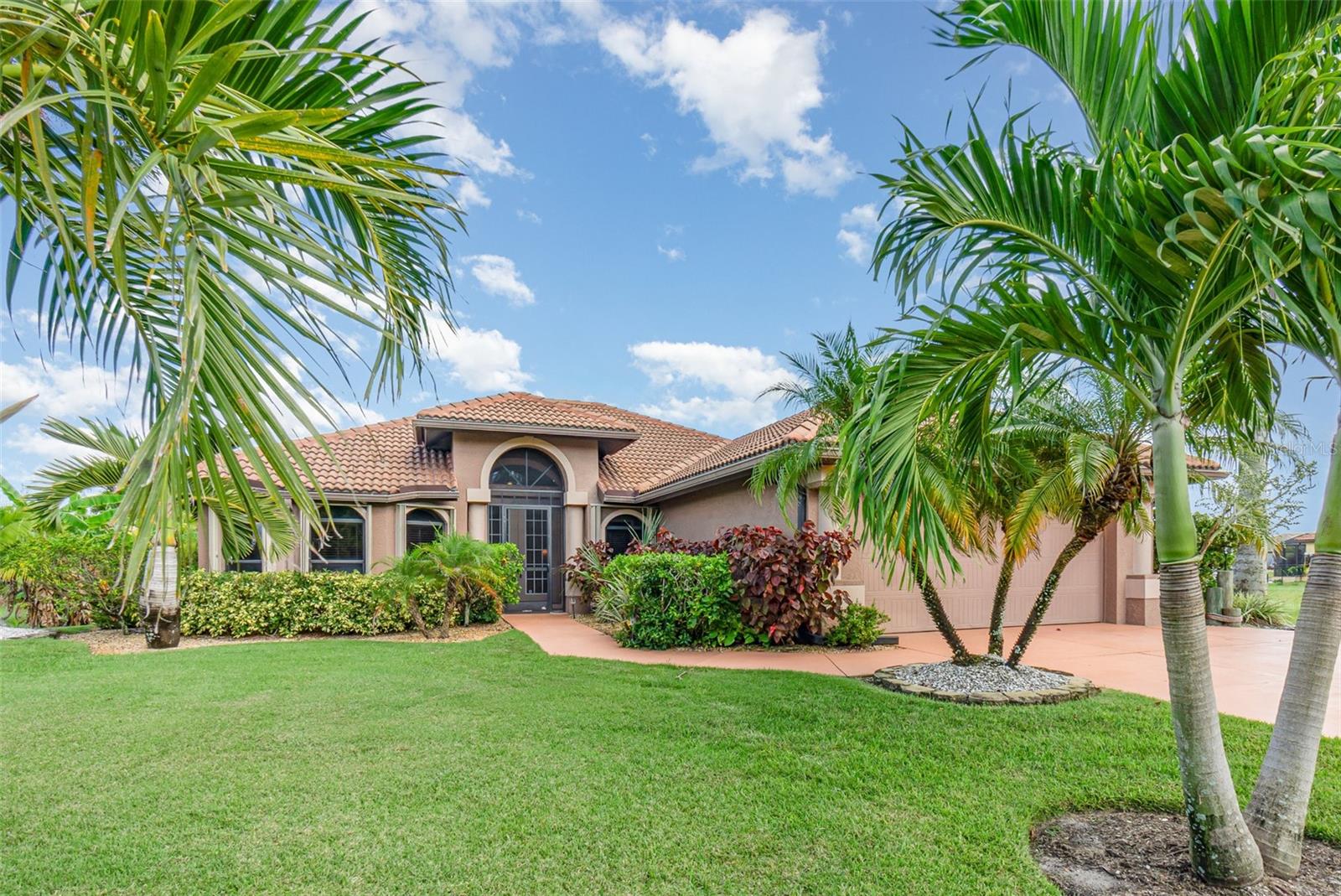 Image 2 of 33 For 2239 Old Burnt Store Road N