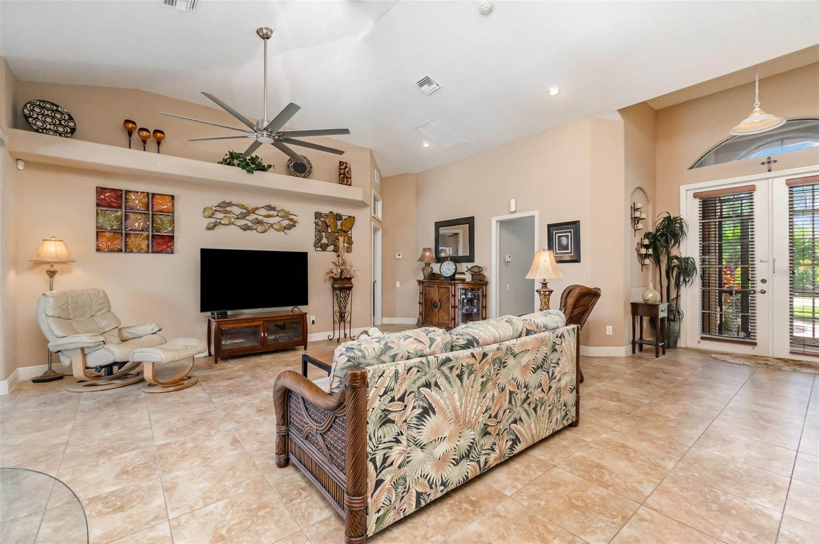 Image 3 of 33 For 2239 Old Burnt Store Road N