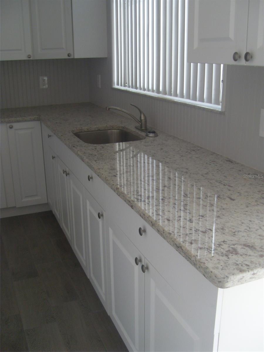 Image 10 of 25 For 1706 4th Avenue E