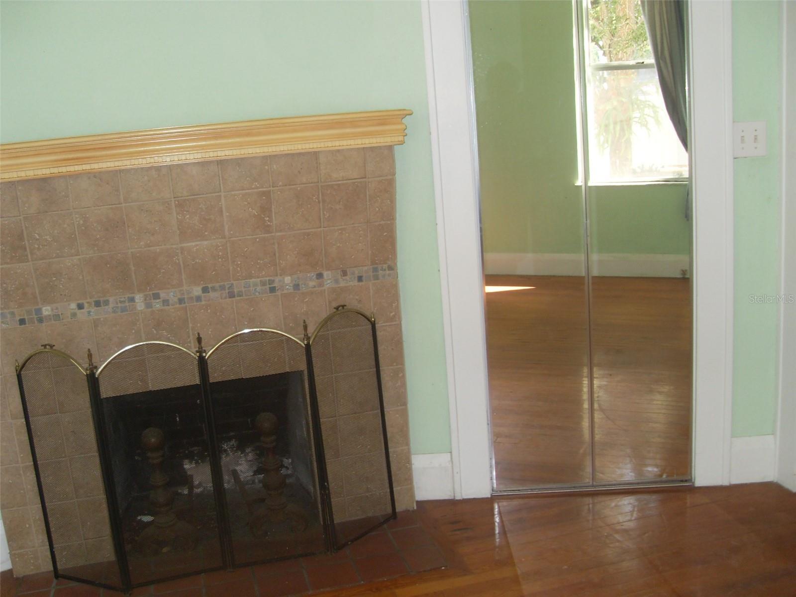 Image 13 of 25 For 1706 4th Avenue E