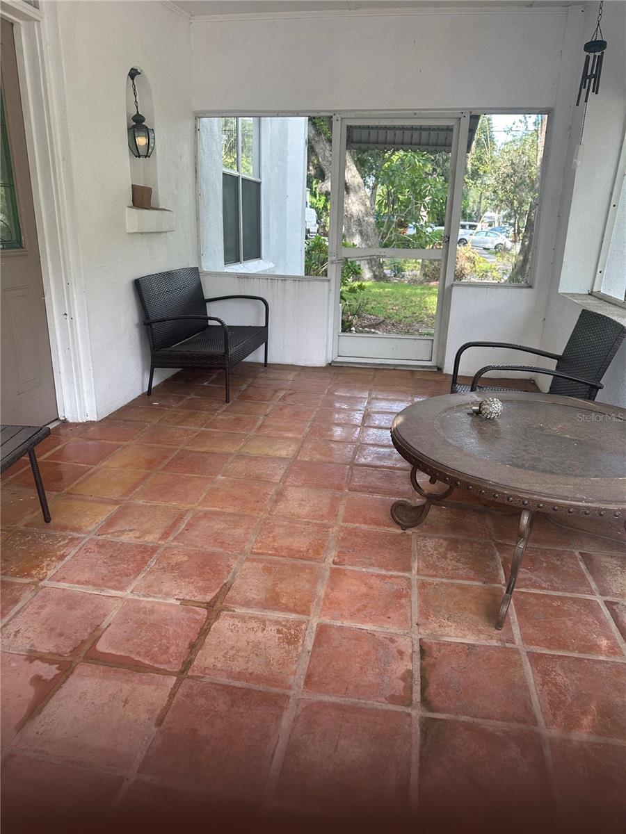 Image 3 of 25 For 1706 4th Avenue E