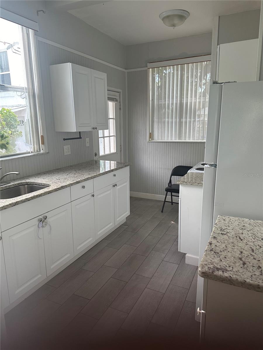 Image 8 of 25 For 1706 4th Avenue E