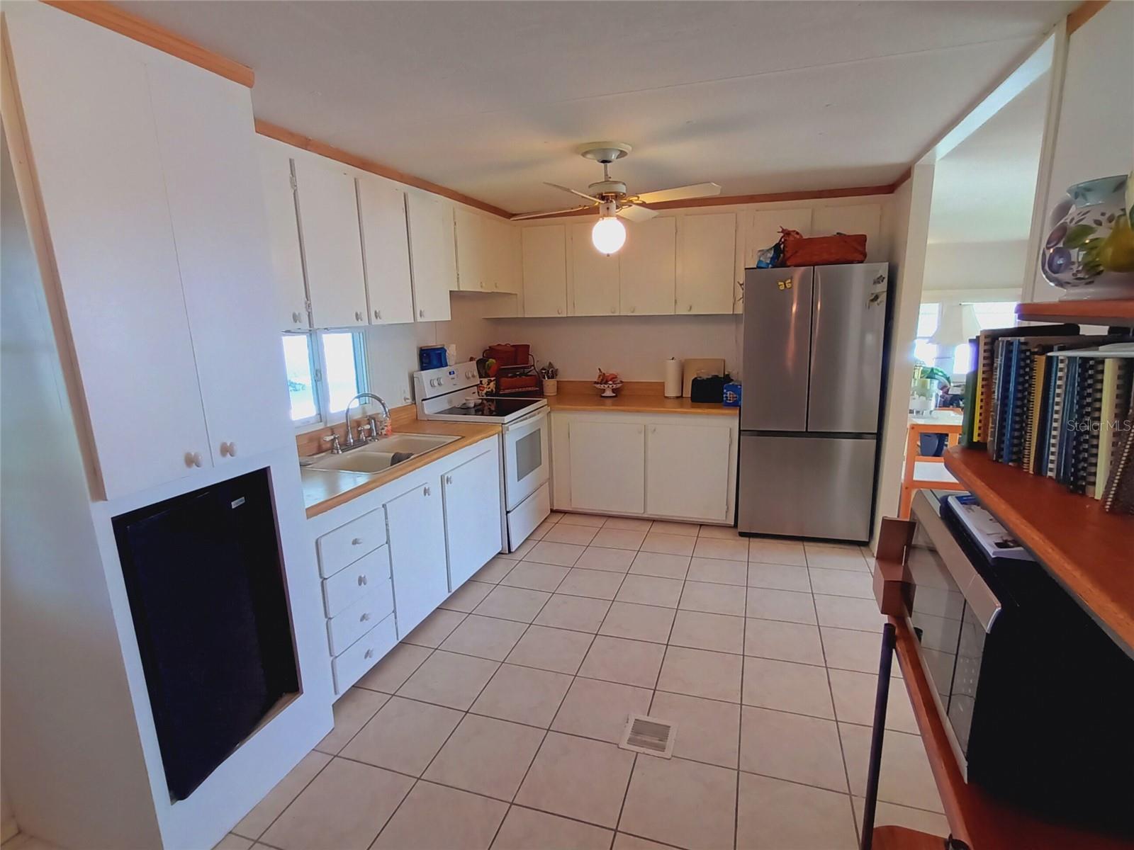 Image 8 of 74 For 5229 Bel Air Avenue