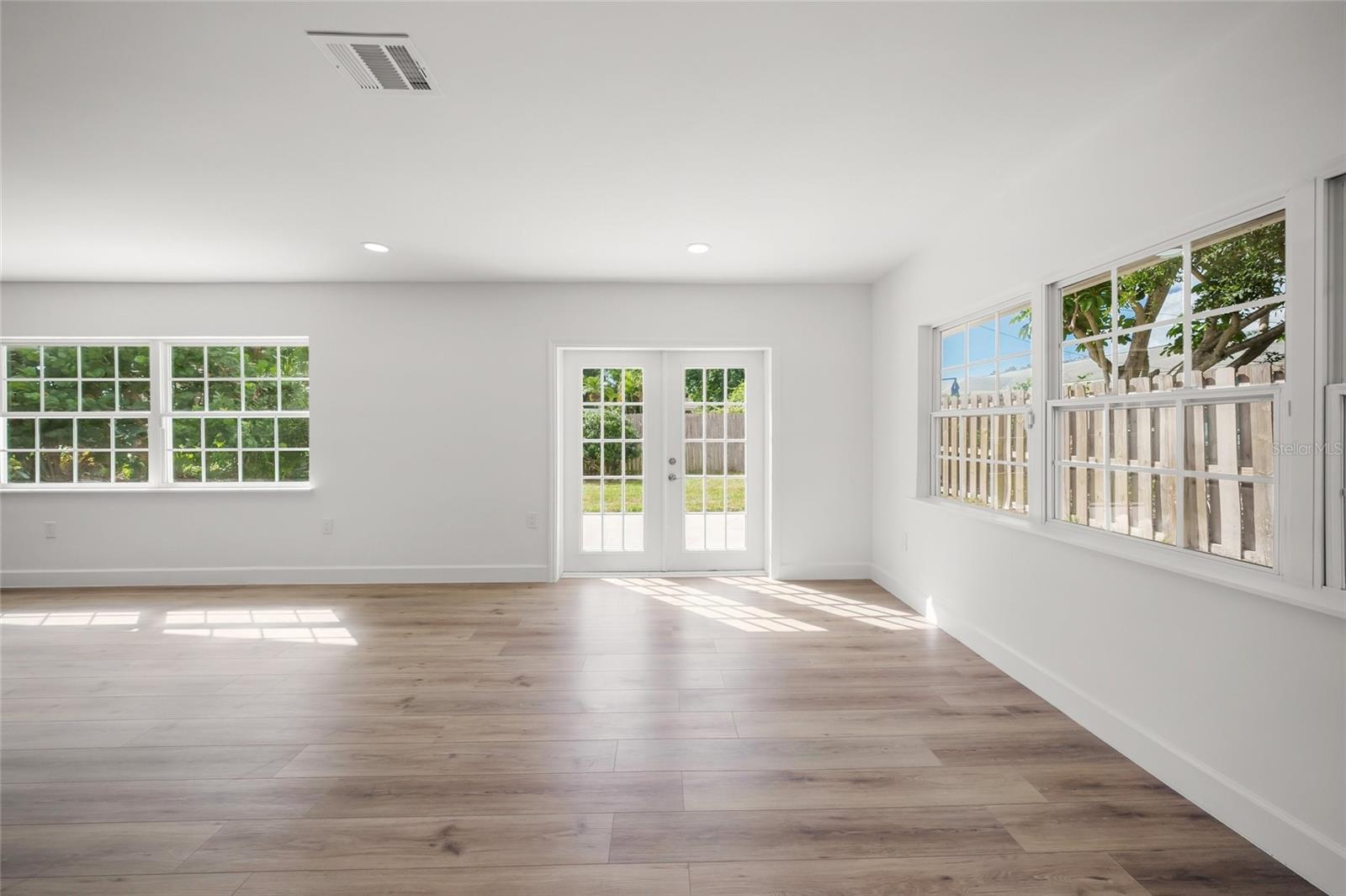 Image 15 of 36 For 2949 Bougainvillea Street