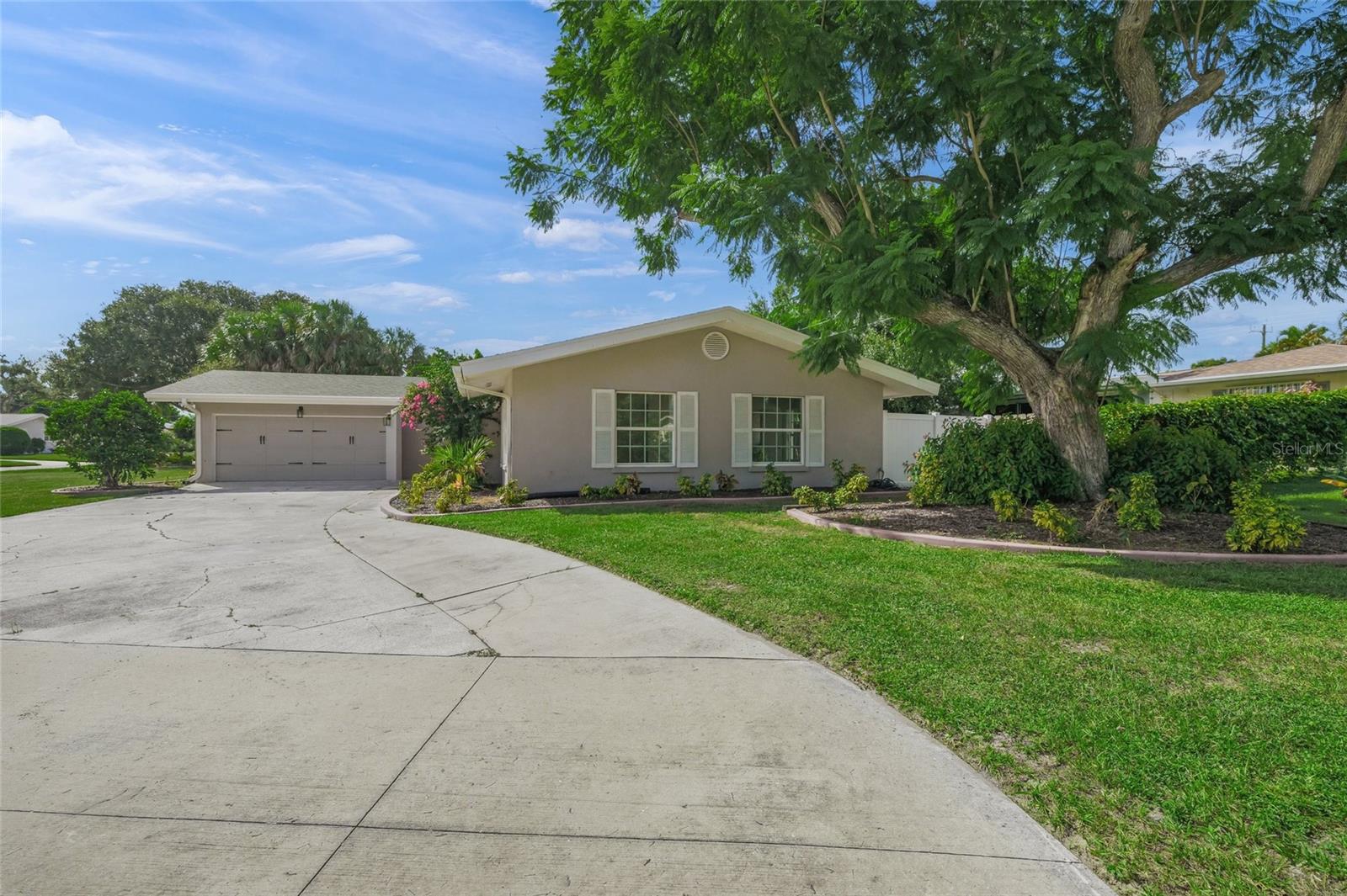 Image 30 of 36 For 2949 Bougainvillea Street