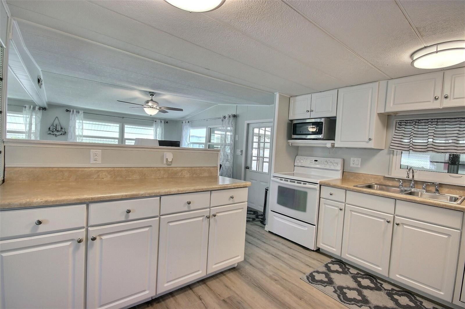 Image 10 of 30 For 5316 53rd Ave E  A10