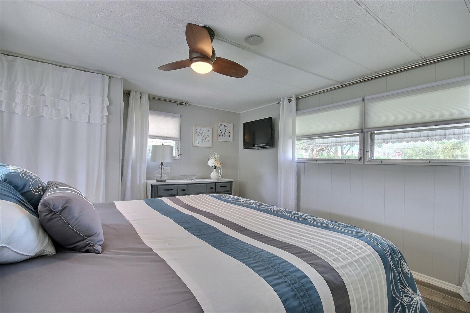 Image 17 of 30 For 5316 53rd Ave E  A10