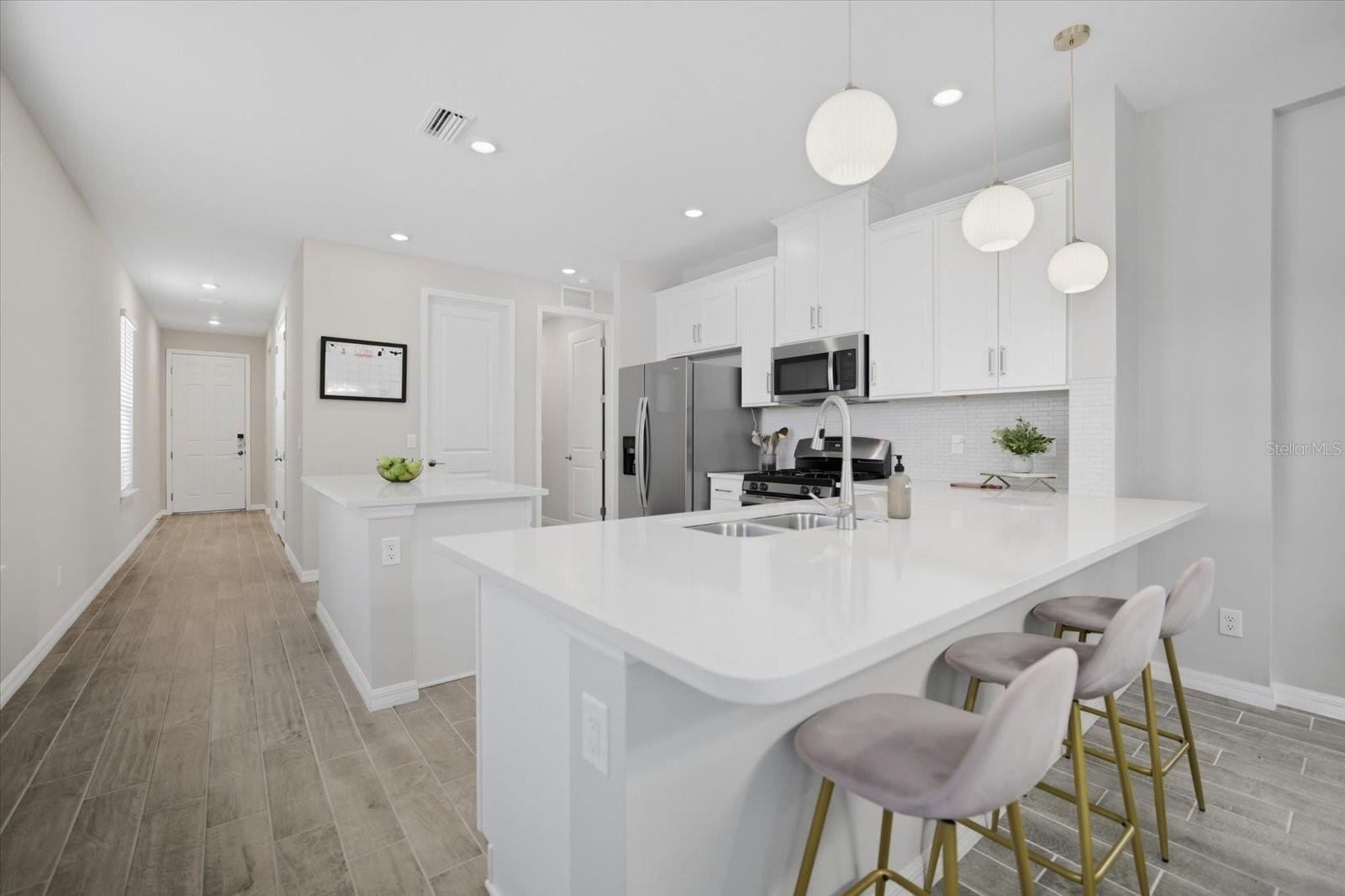 Image 4 of 36 For 6258 Grandview Hill Court