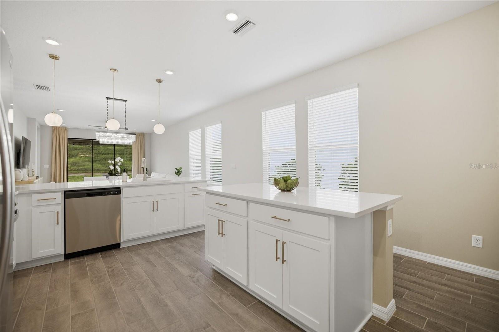 Image 6 of 36 For 6258 Grandview Hill Court